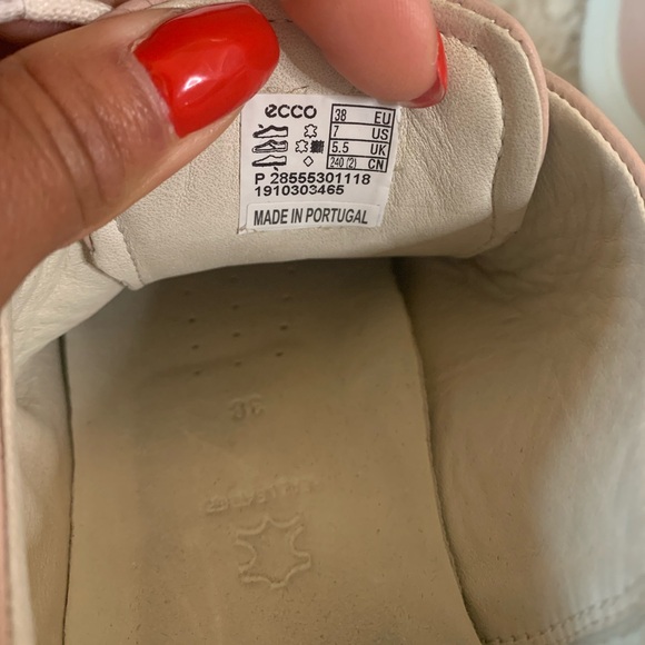 Ecco blush, leather sneakers. - Picture 2 of 8